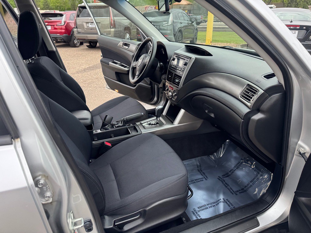 2011 Subaru Forester Image 27