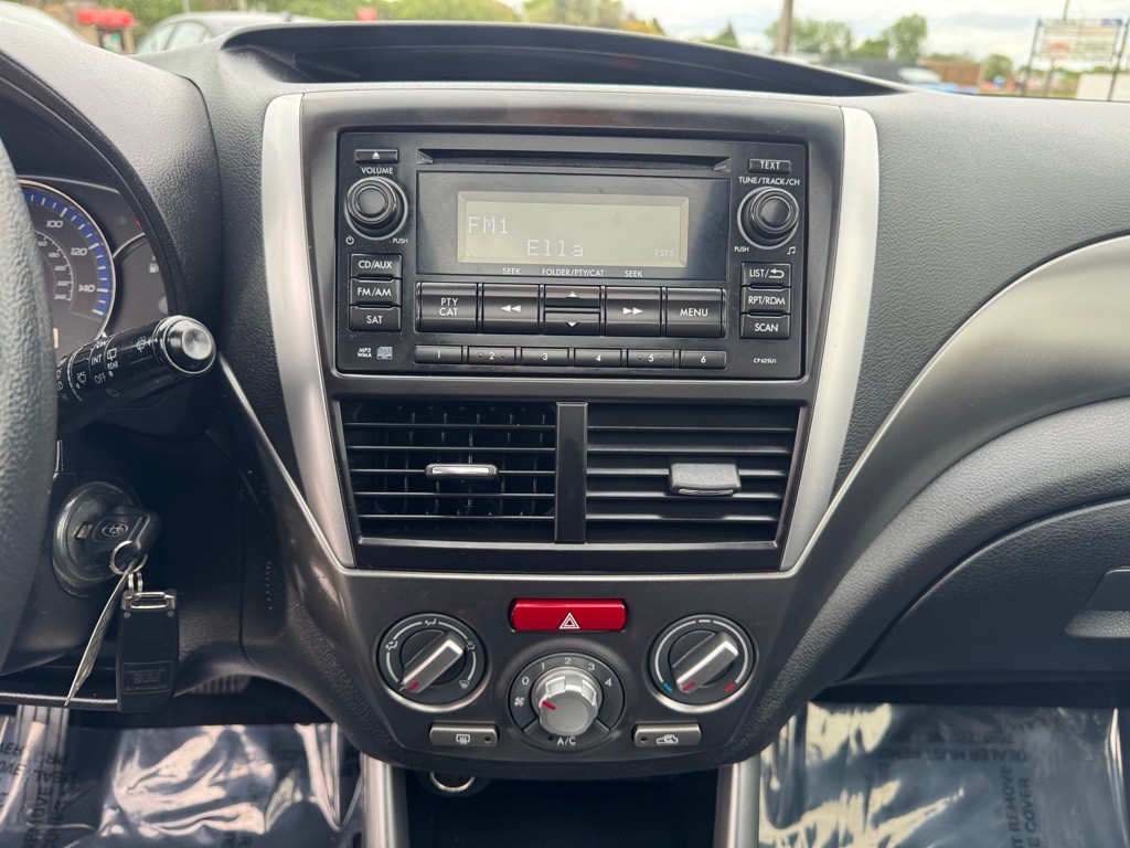 2011 Subaru Forester Image 35