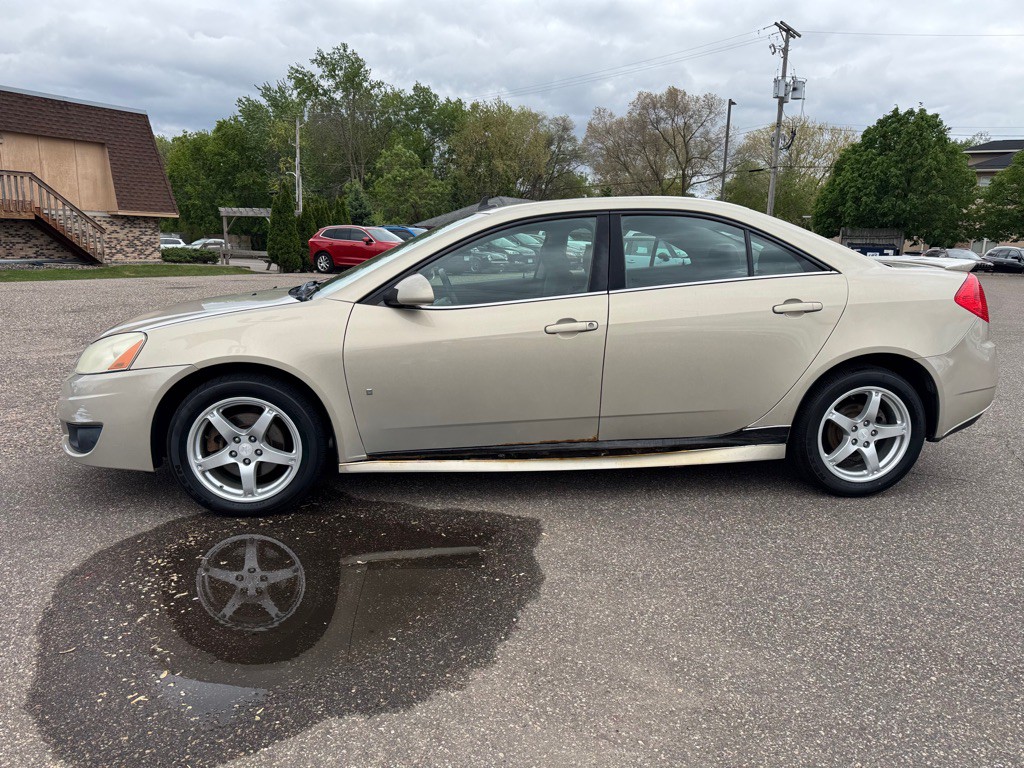 2009 Pontiac G6 Image 9