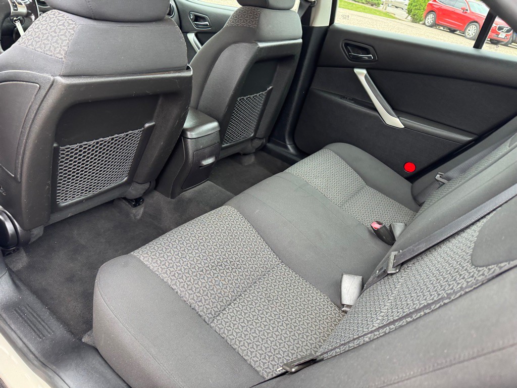 2009 Pontiac G6 Image 18