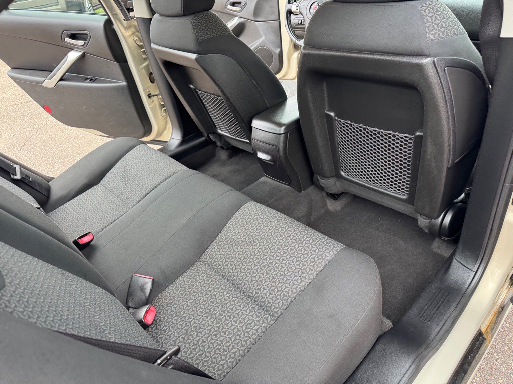 2009 Pontiac G6 Image 21