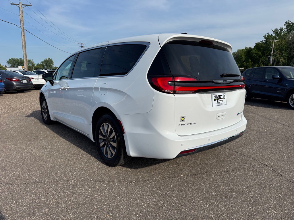 2024 Chrysler Pacifica Image 7