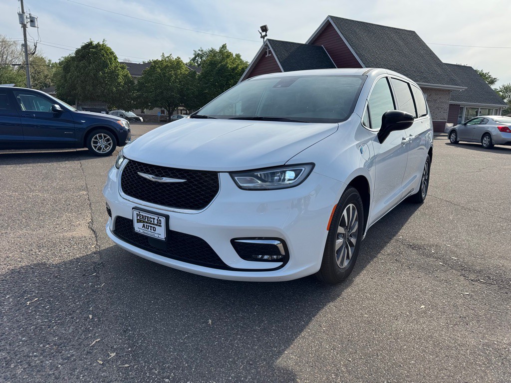 2024 Chrysler Pacifica Image 11