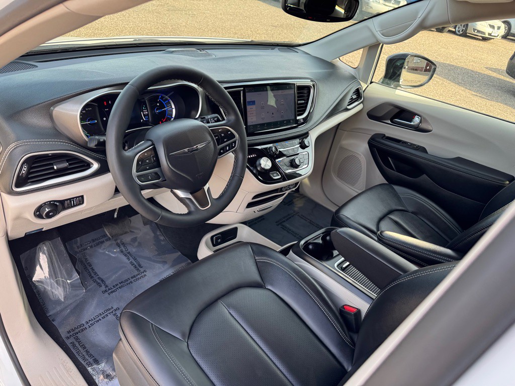 2024 Chrysler Pacifica Image 15