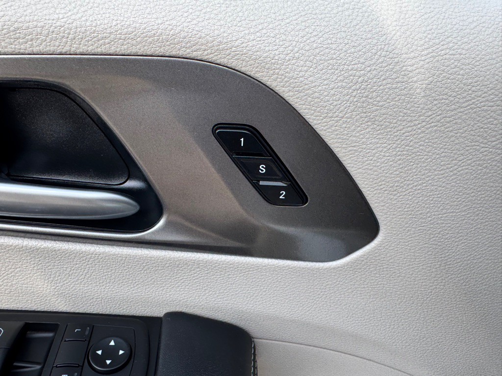 2024 Chrysler Pacifica Image 18