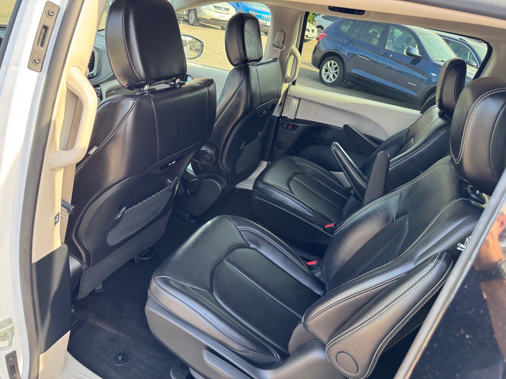 2024 Chrysler Pacifica Image 20