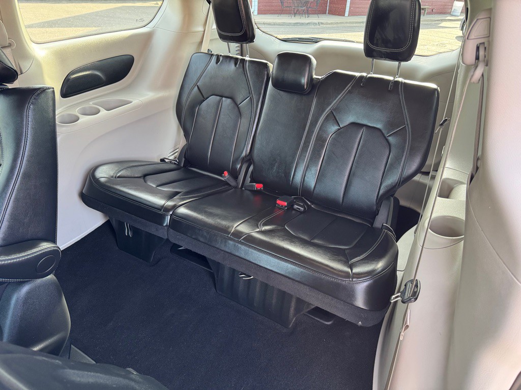2024 Chrysler Pacifica Image 21