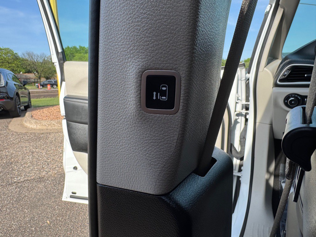 2024 Chrysler Pacifica Image 22