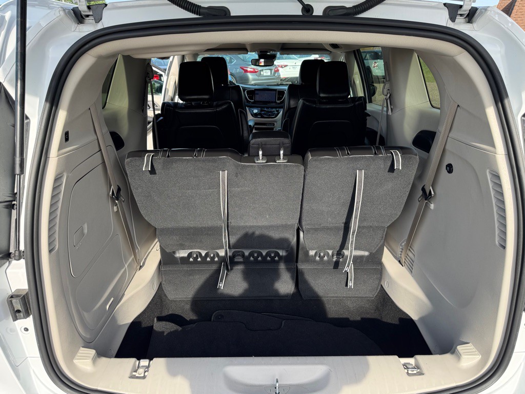2024 Chrysler Pacifica Image 23