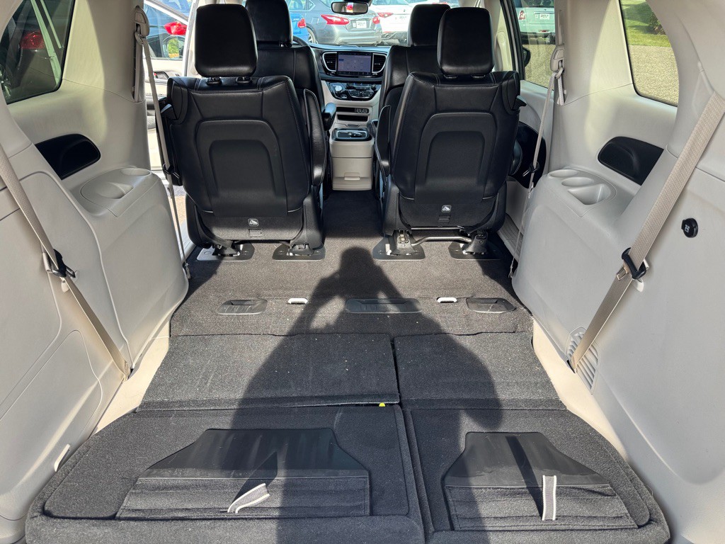 2024 Chrysler Pacifica Image 25