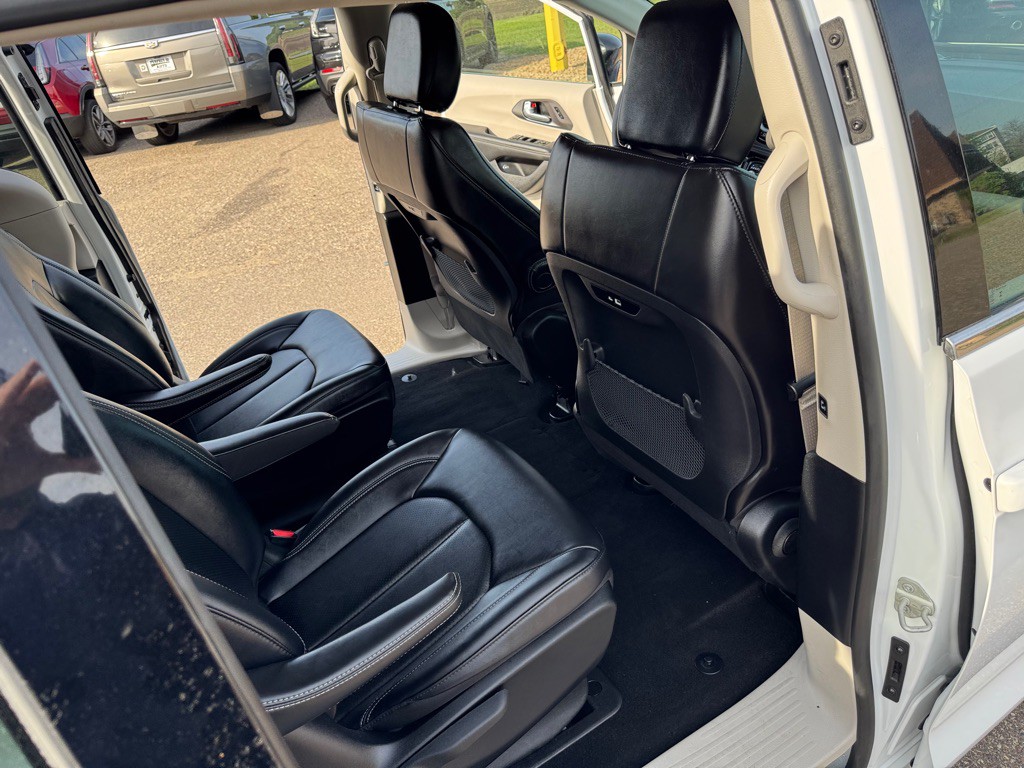 2024 Chrysler Pacifica Image 28