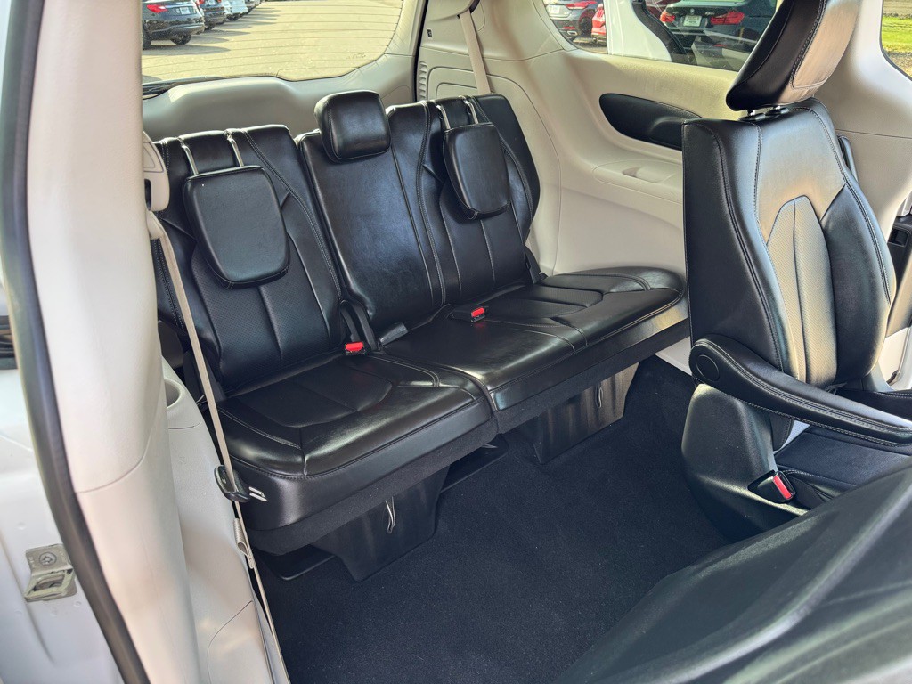 2024 Chrysler Pacifica Image 29