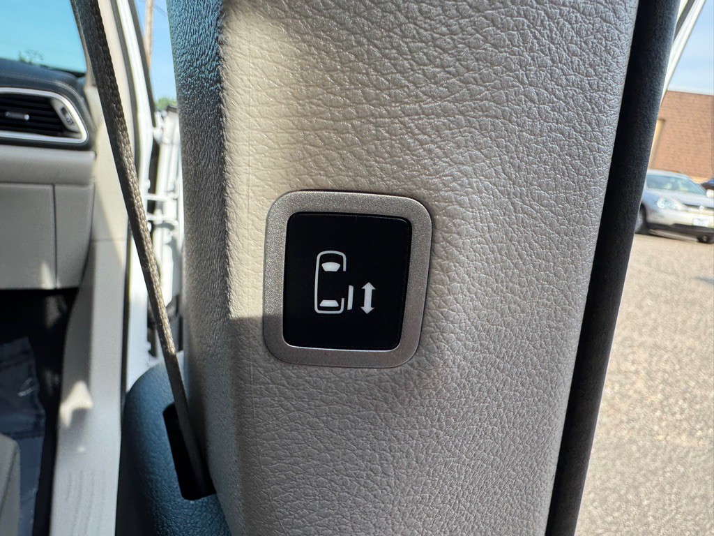 2024 Chrysler Pacifica Image 30