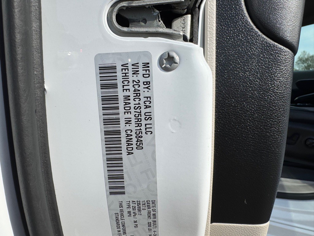 2024 Chrysler Pacifica Image 65