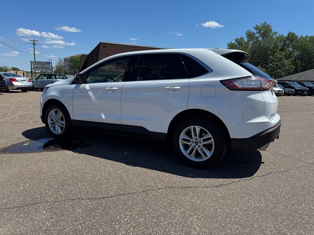 2016 Ford Edge Image 8