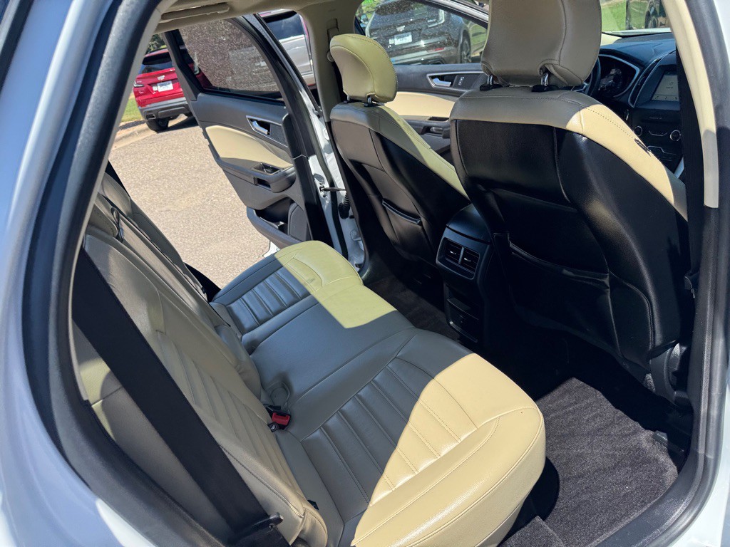 2016 Ford Edge Image 25