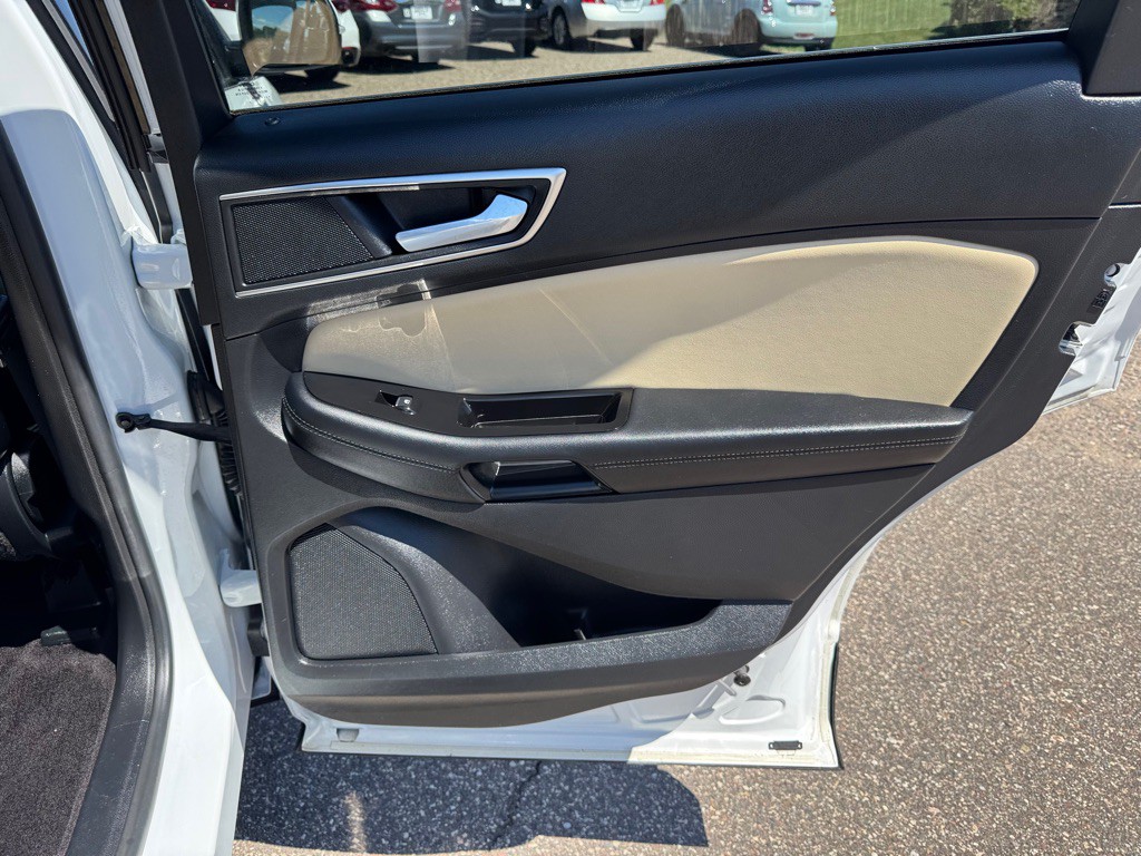 2016 Ford Edge Image 26