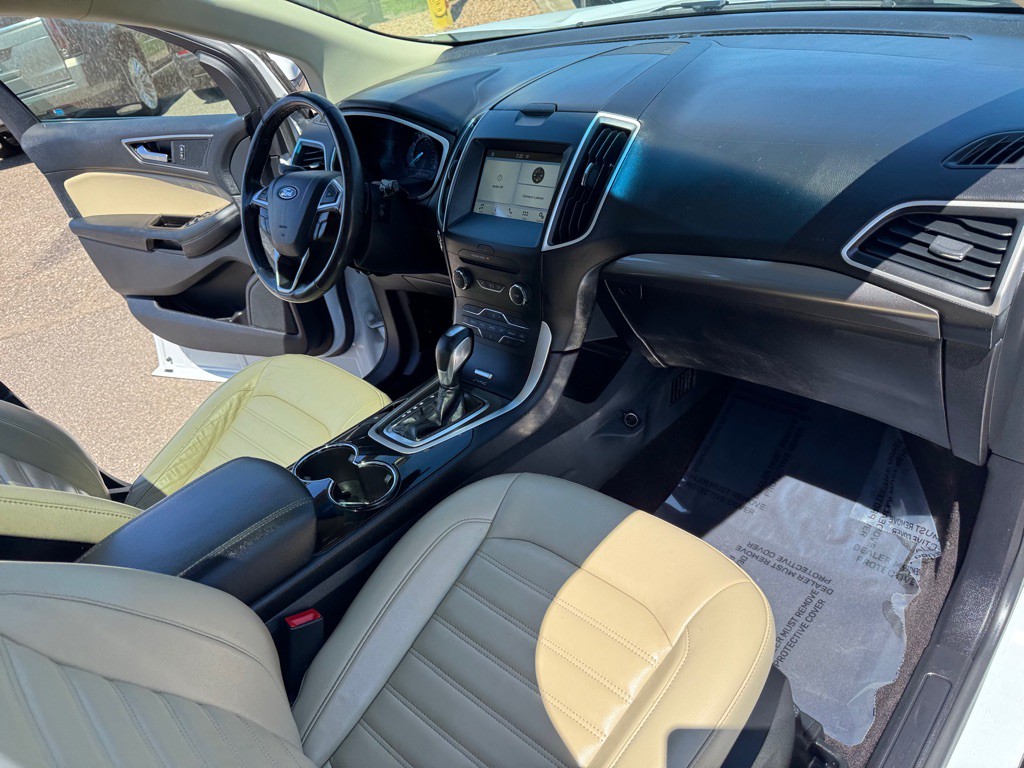 2016 Ford Edge Image 29