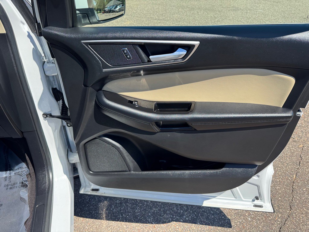 2016 Ford Edge Image 30