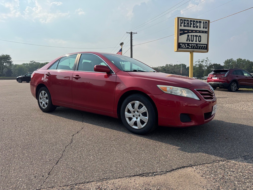 2011 Toyota Camry Image 2