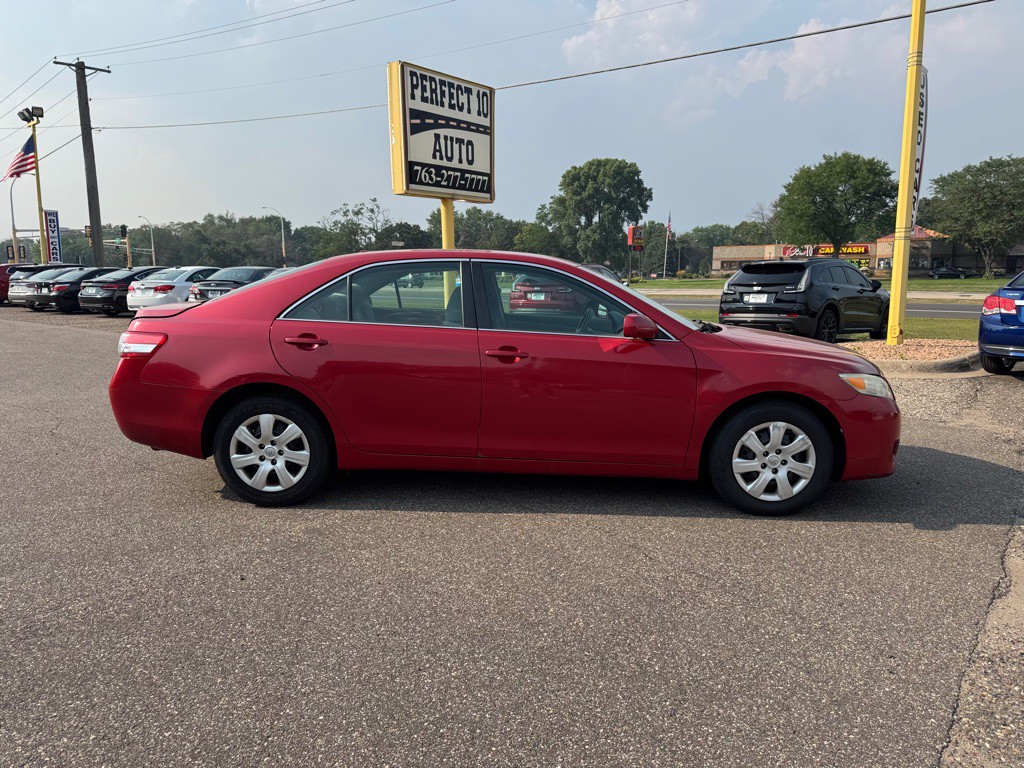 2011 Toyota Camry Image 3