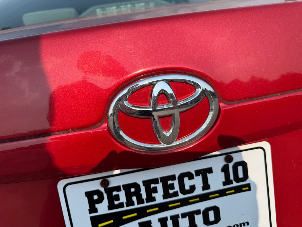 2011 Toyota Camry Image 18