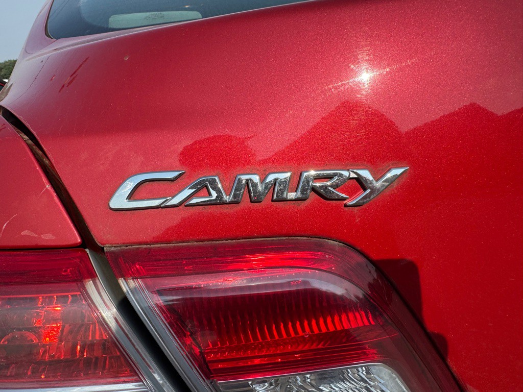 2011 Toyota Camry Image 19