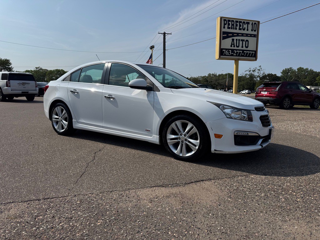 2015 Chevrolet Cruze Image 2