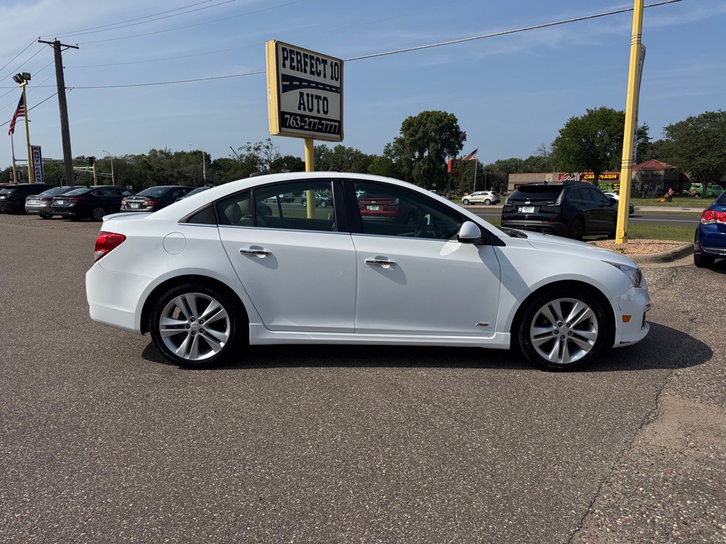 2015 Chevrolet Cruze Image 3