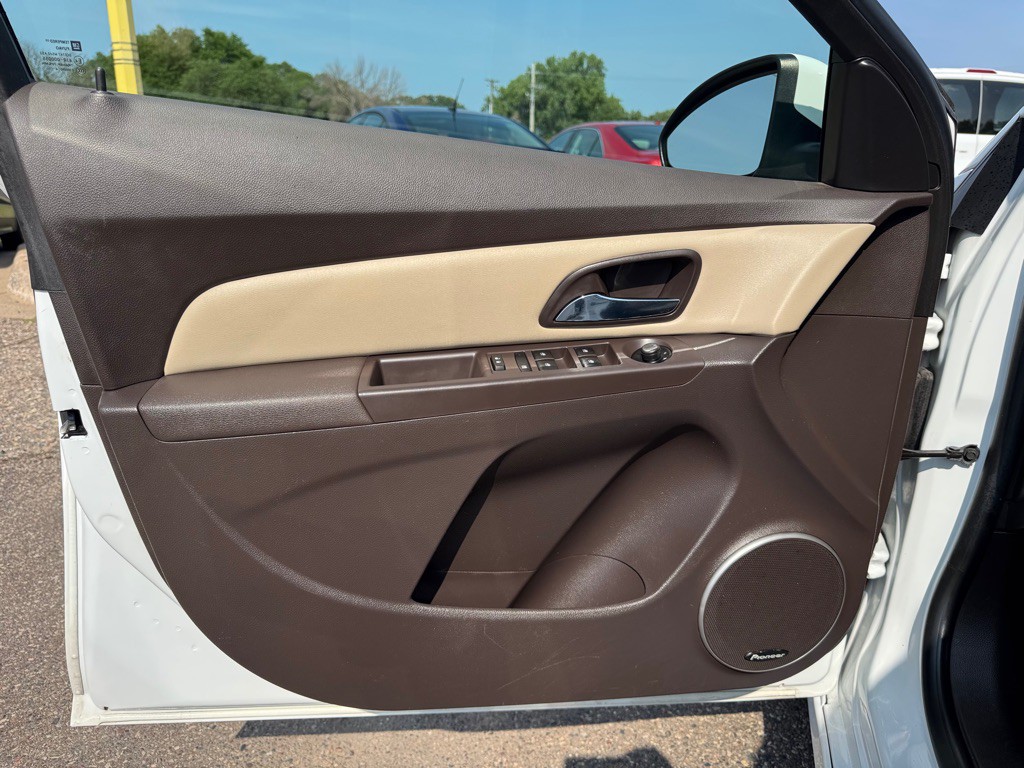 2015 Chevrolet Cruze Image 16