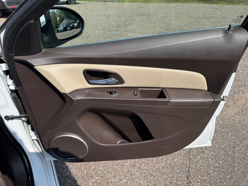 2015 Chevrolet Cruze Image 28