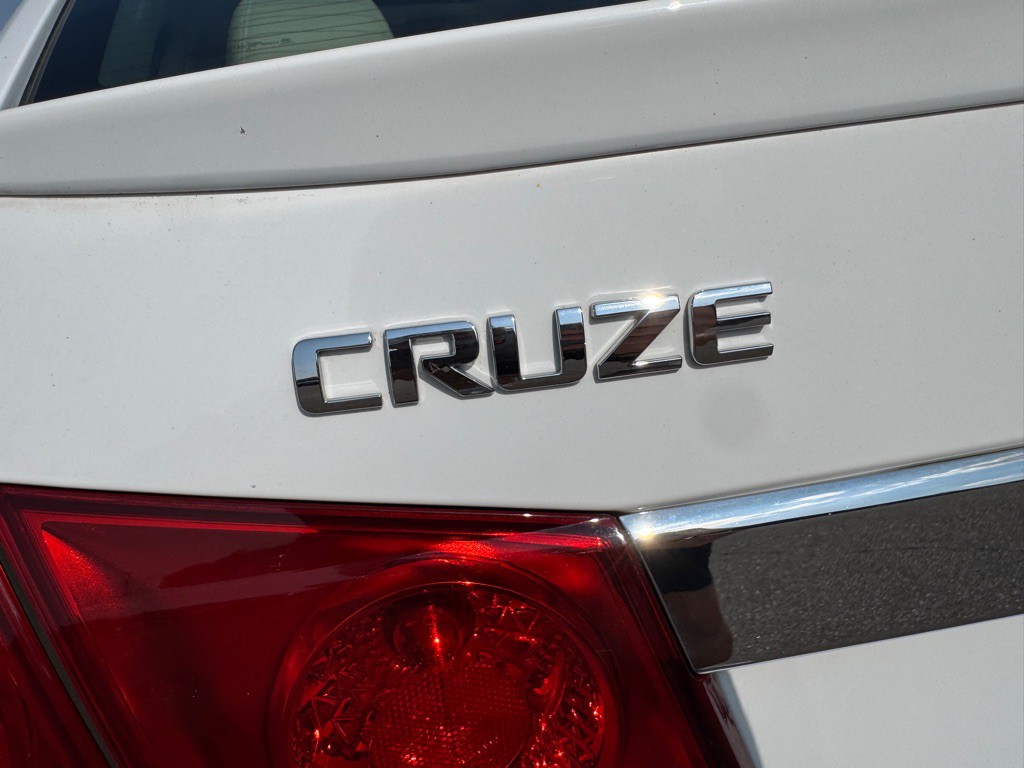 2015 Chevrolet Cruze Image 50