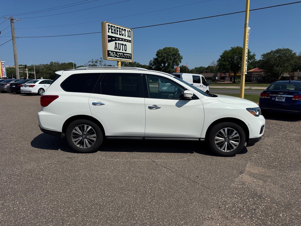 2017 Nissan Pathfinder Image 3