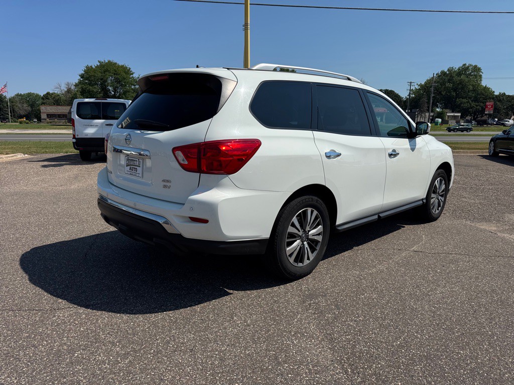 2017 Nissan Pathfinder Image 4
