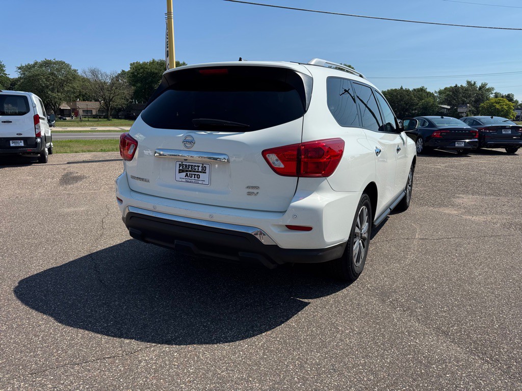 2017 Nissan Pathfinder Image 5
