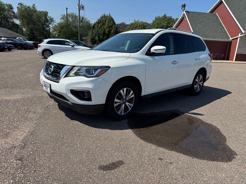 2017 Nissan Pathfinder Image 10