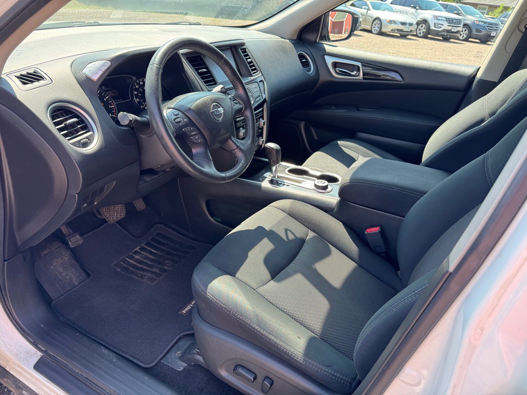 2017 Nissan Pathfinder Image 14