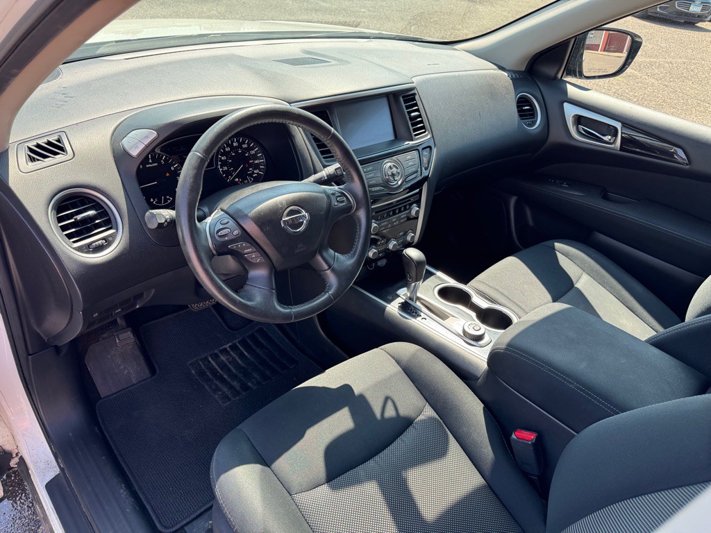 2017 Nissan Pathfinder Image 15