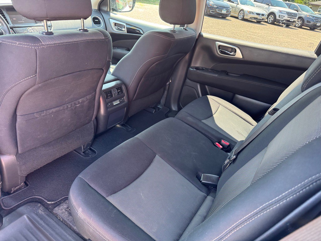 2017 Nissan Pathfinder Image 18
