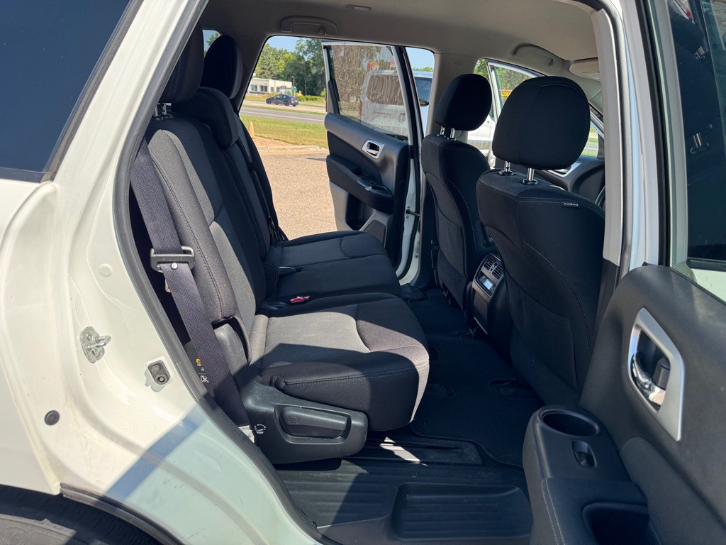 2017 Nissan Pathfinder Image 22
