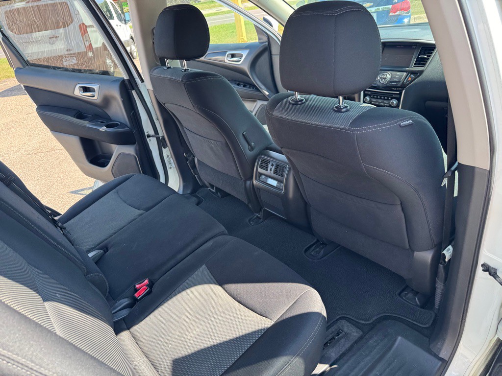2017 Nissan Pathfinder Image 23