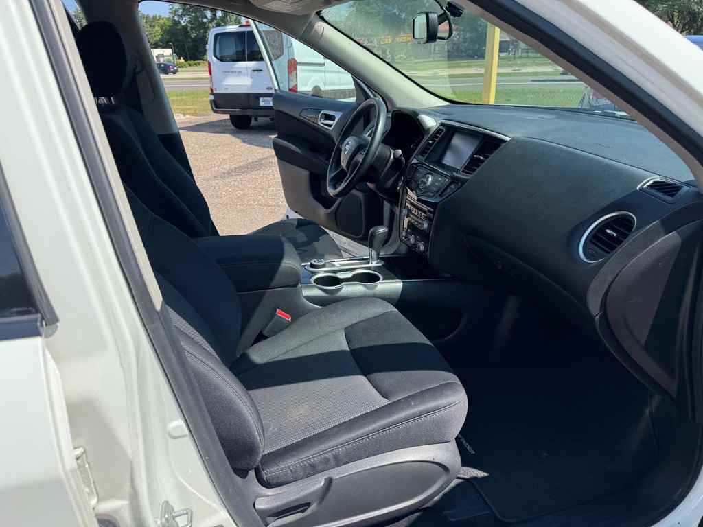 2017 Nissan Pathfinder Image 26