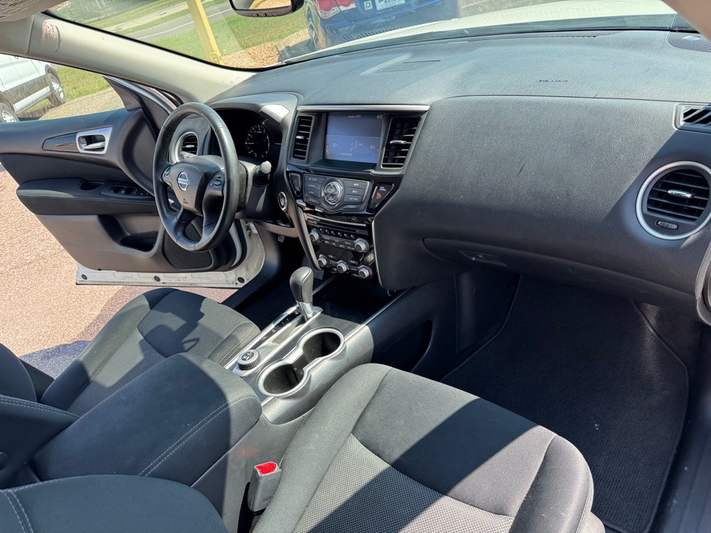 2017 Nissan Pathfinder Image 27