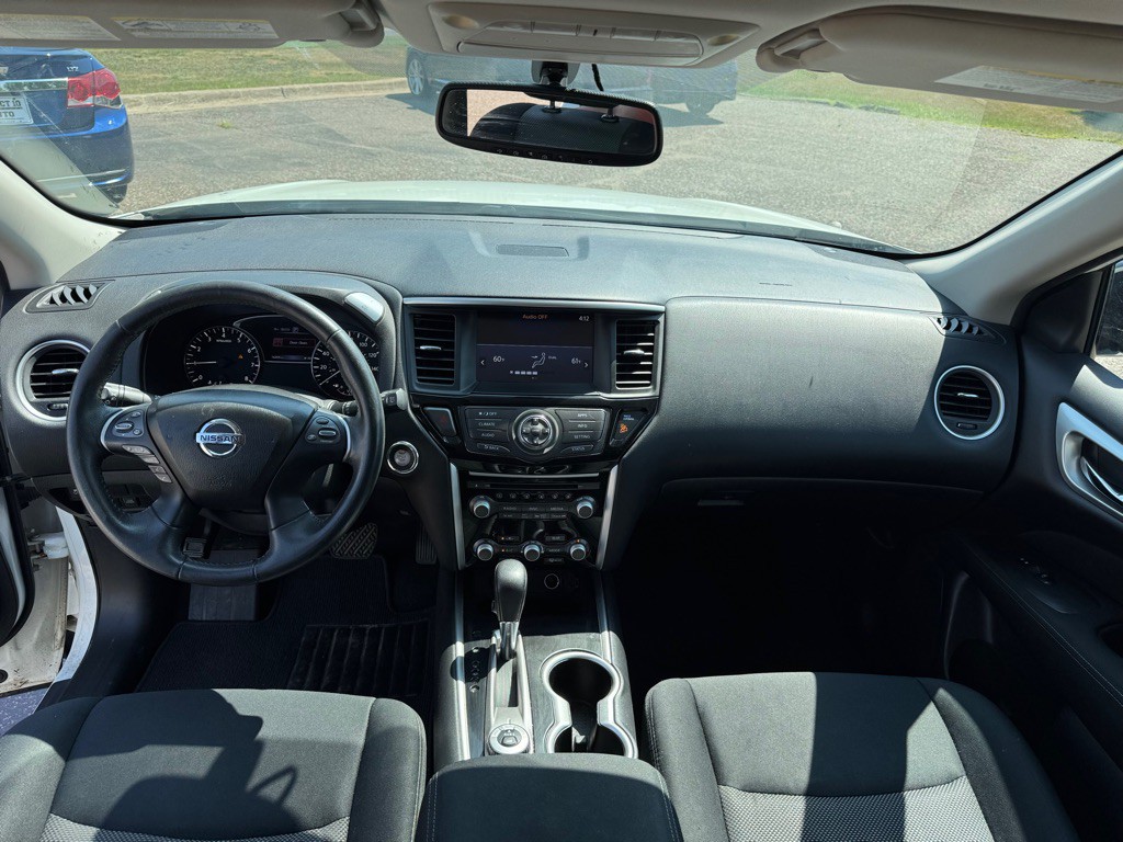 2017 Nissan Pathfinder Image 30