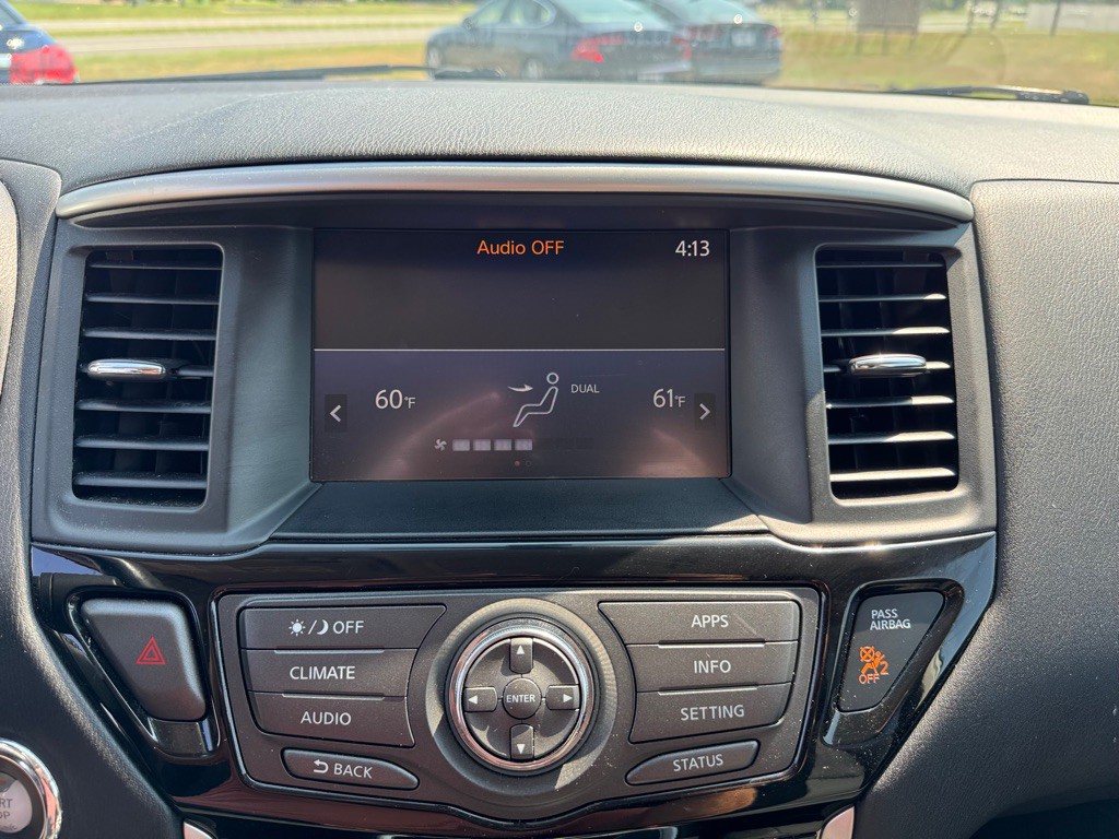 2017 Nissan Pathfinder Image 35
