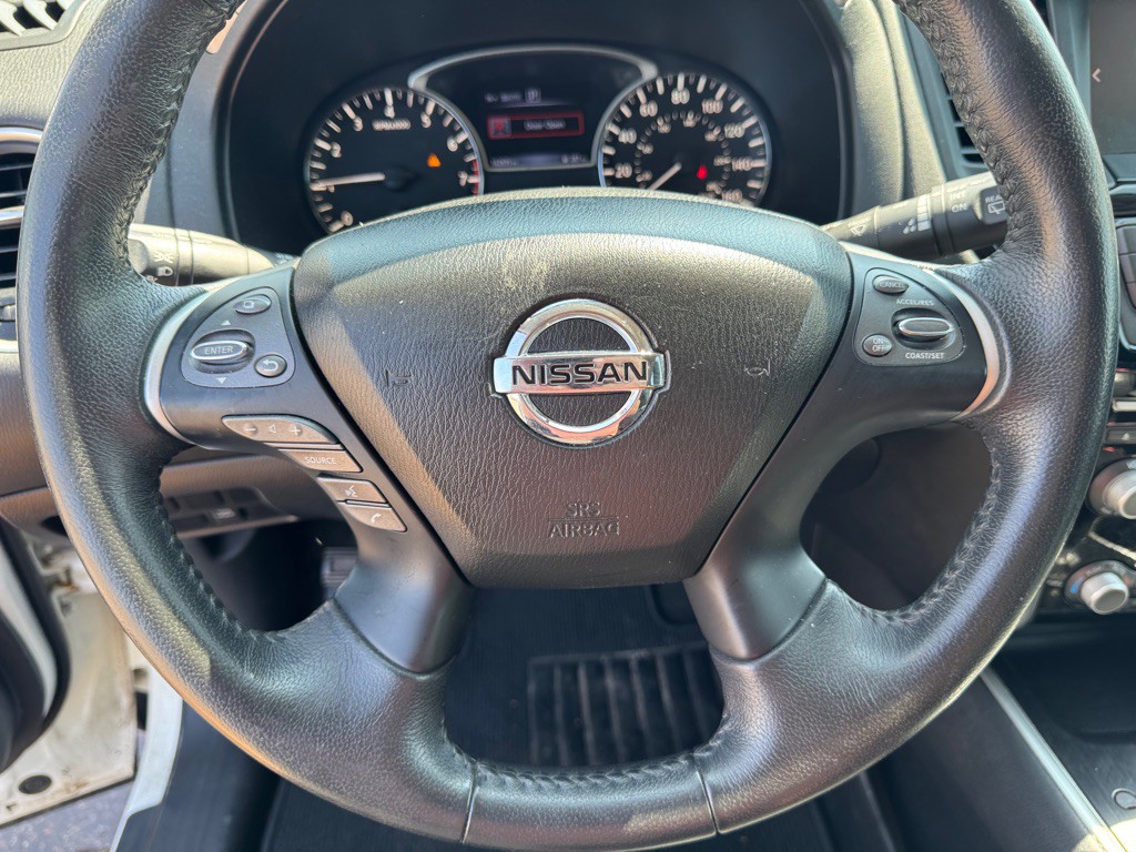 2017 Nissan Pathfinder Image 39