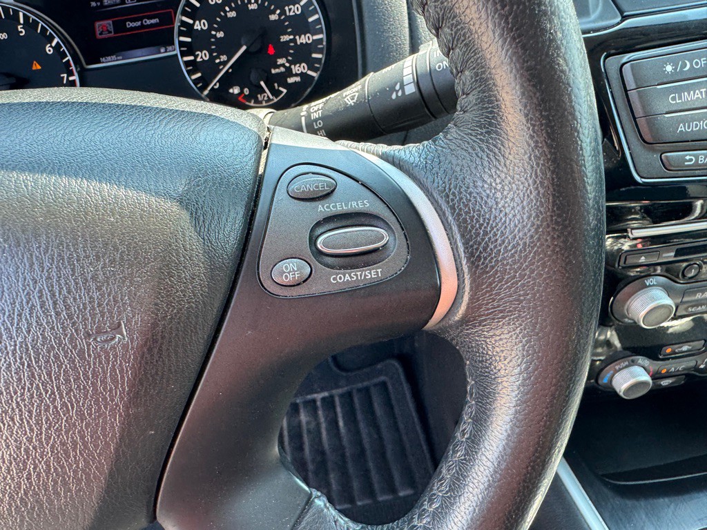 2017 Nissan Pathfinder Image 42