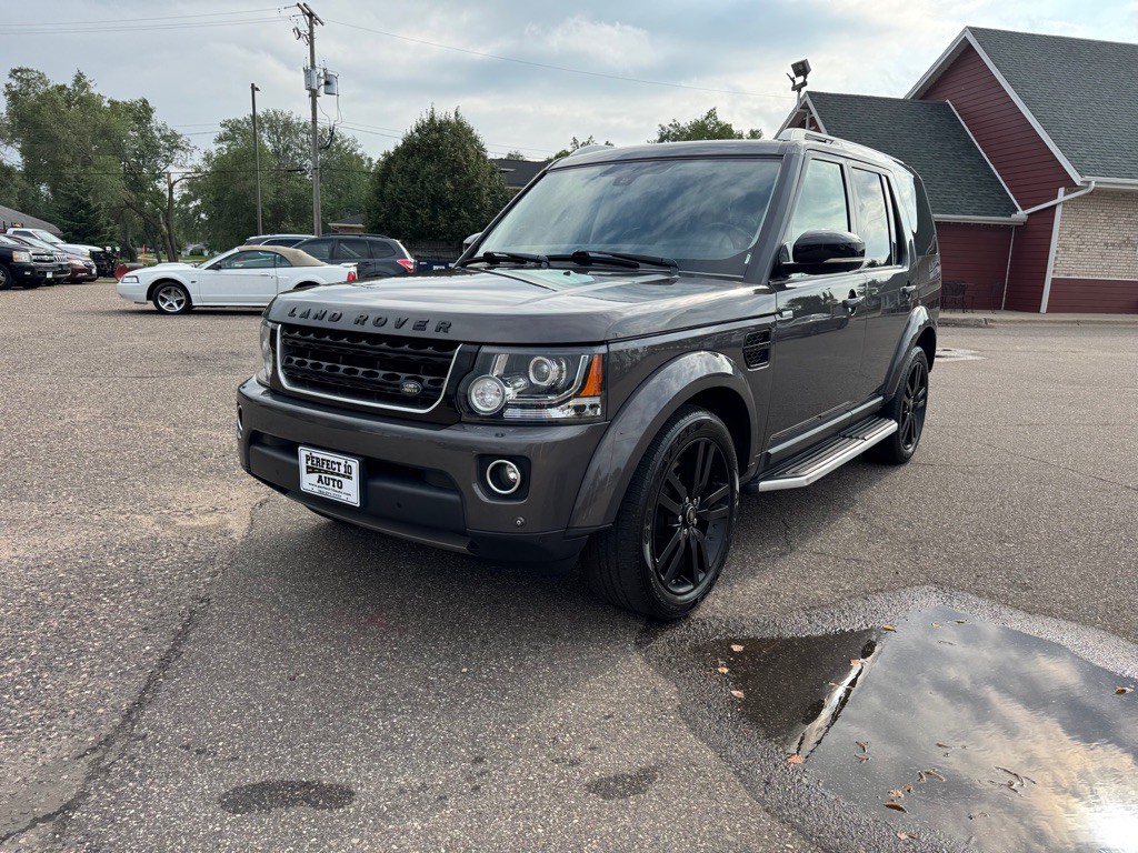 2016 Land Rover LR4 Image 11