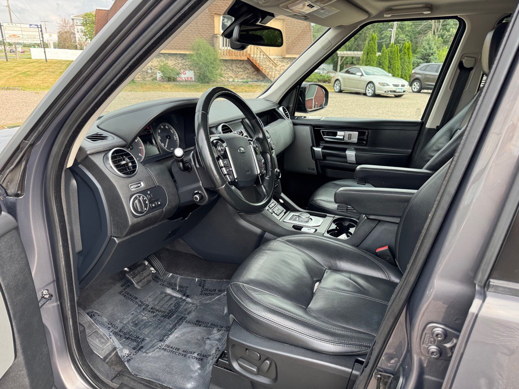2016 Land Rover LR4 Image 14