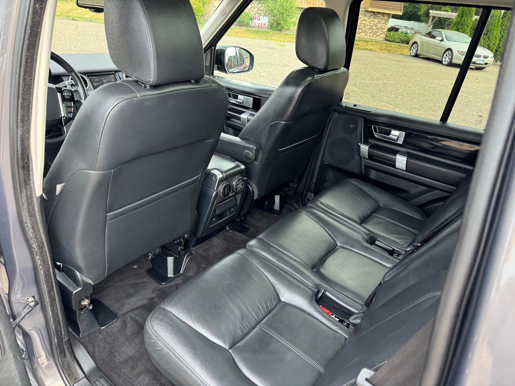 2016 Land Rover LR4 Image 21